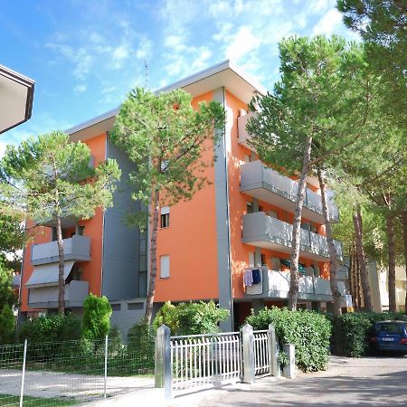 Condominio Tiziano B Bibione Bagian luar foto