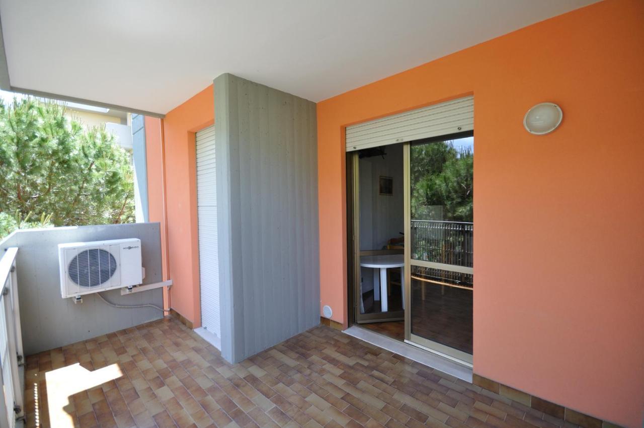 Condominio Tiziano B Bibione Bagian luar foto
